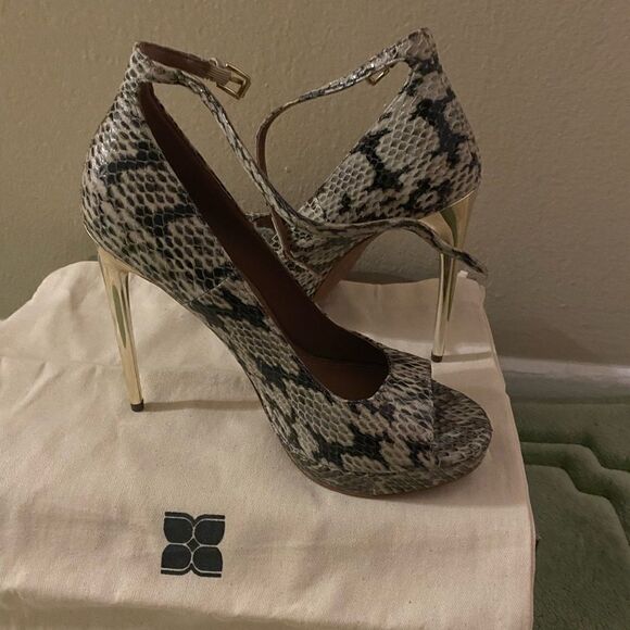 BCBG MaxAzaria snake print stilettos - Picture 3 of 8